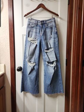 Hollister Hi-Rise Extreme Baggy Jeans